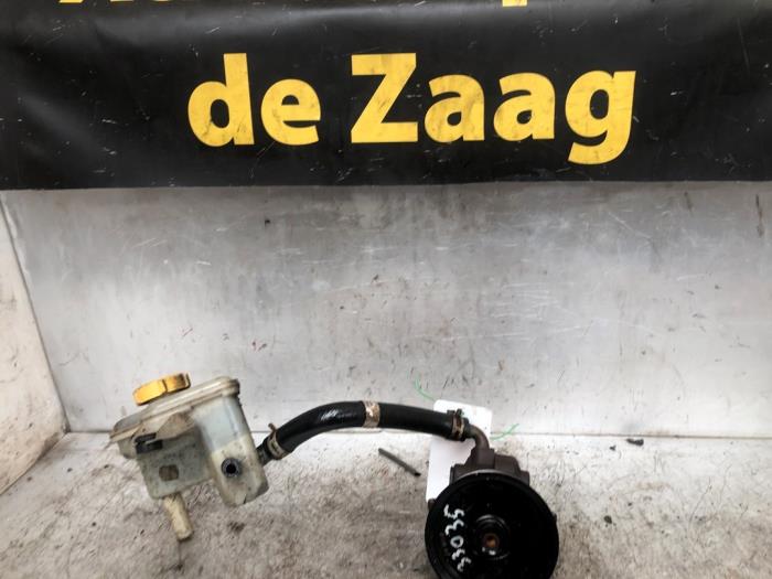 Usagé Pompe de direction Ford Ka I 1.3i Prix € 40,00 Règlement à la marge proposé par Autodemontage de Zaag