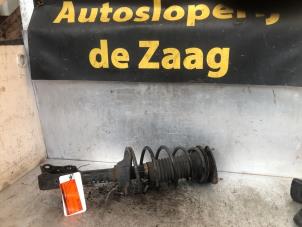 Used Front shock absorber rod, left Toyota Yaris (P1) 1.3 16V VVT-i Price € 35,00 Margin scheme offered by Autodemontage de Zaag