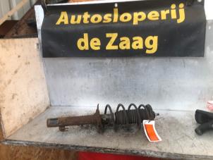 Usagé Barre amortisseur avant gauche Peugeot 107 1.0 12V Prix € 35,00 Règlement à la marge proposé par Autodemontage de Zaag