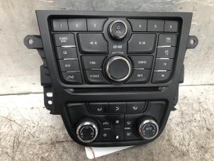 Używane Panel climatronic Opel Mokka/Mokka X 1.4 Turbo 16V 4x4 Cena € 50,00 Procedura marży oferowane przez Autodemontage de Zaag