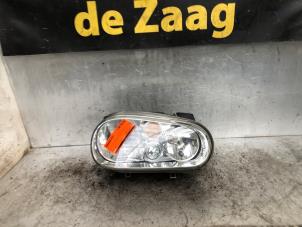 Used Headlight, right Volkswagen Golf IV (1J1) 1.6 Price € 25,00 Margin scheme offered by Autodemontage de Zaag