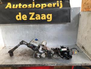 Used Power steering pump Opel Corsa C (F08/68) 1.2 16V Price € 70,00 Margin scheme offered by Autodemontage de Zaag