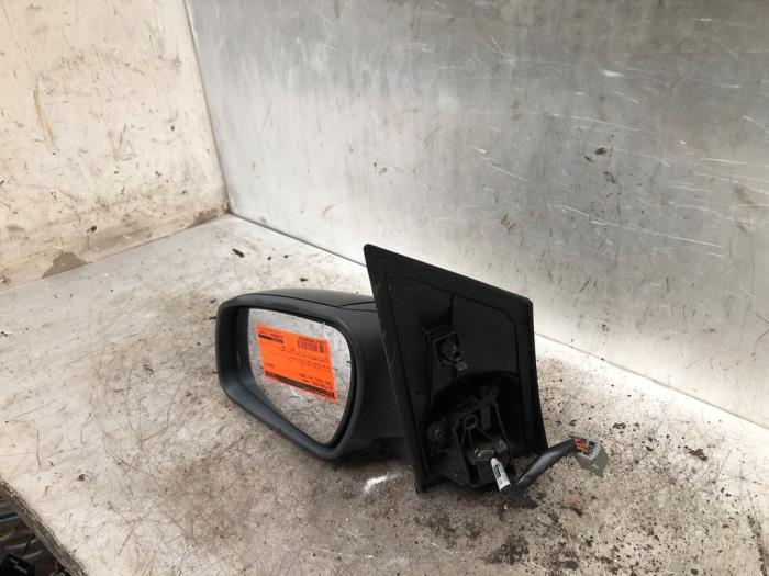 Wing mirror, left from a Ford Focus 2 1.6 16V 2006