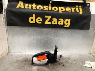 Used Wing mirror, left Ford Focus 2 1.6 16V Price € 25,00 Margin scheme offered by Autodemontage de Zaag