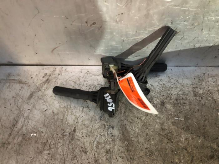 Usagé Broche bobine Daihatsu YRV (M2) 1.3 16V DVVT Prix € 15,00 Règlement à la marge proposé par Autodemontage de Zaag
