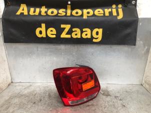 Usagé Feu arrière gauche Volkswagen Polo V (6R) 1.2 12V Prix € 35,00 Règlement à la marge proposé par Autodemontage de Zaag