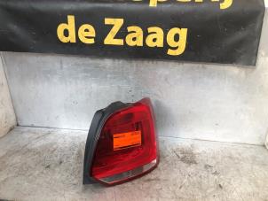 Usagé Feu arrière droit Volkswagen Polo V (6R) 1.2 12V Prix € 35,00 Règlement à la marge proposé par Autodemontage de Zaag