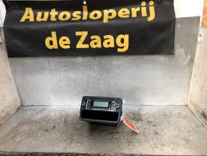 Używane Radio Volkswagen Polo V (6R) 1.2 12V Cena € 50,00 Procedura marży oferowane przez Autodemontage de Zaag