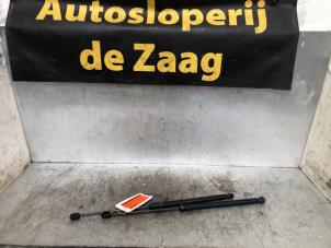 Used Set of tailgate gas struts Volkswagen Polo V (6R) 1.2 12V Price € 20,00 Margin scheme offered by Autodemontage de Zaag