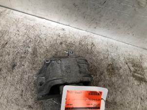 Engine mount from a Seat Leon (1P1) 1.8 TSI 16V 2011