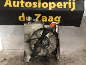 Usagé Ventilateur radiateur Toyota Aygo (B10) 1.0 12V VVT-i Prix € 35,00 Règlement à la marge proposé par Autodemontage de Zaag