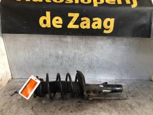 Used Front shock absorber rod, right Ford Focus 2 1.6 16V Price € 40,00 Margin scheme offered by Autodemontage de Zaag