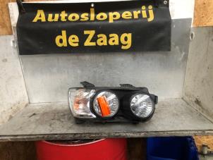 Używane Reflektor prawy Chevrolet Aveo (300) 1.2 16V Cena € 70,00 Procedura marży oferowane przez Autodemontage de Zaag