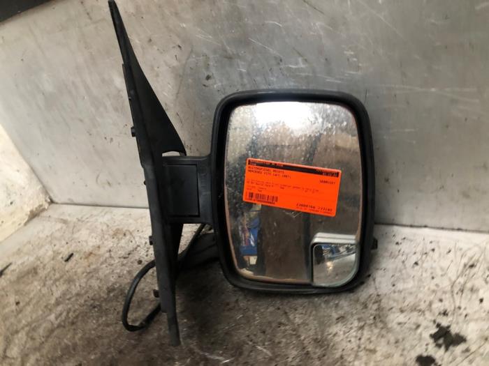 Wing mirror, right from a Mercedes-Benz Vito (638.0) 2.0 113 16V 1997