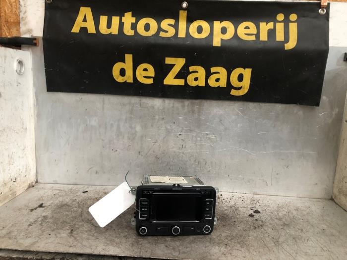 Używane Radio Skoda Fabia II (5J) 1.9 TDi Cena € 100,00 Procedura marży oferowane przez Autodemontage de Zaag