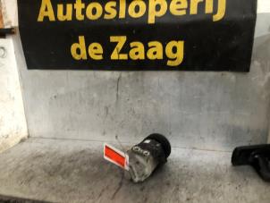 Usagé Compresseur de clim Opel Corsa D 1.2 16V Prix € 80,00 Règlement à la marge proposé par Autodemontage de Zaag