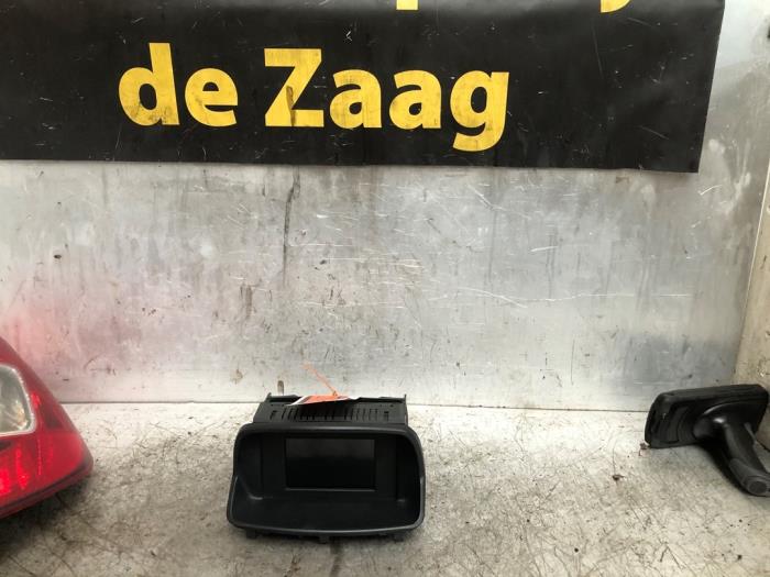 Begagnade Innerdisplay Opel Corsa D 1.2 16V Pris € 25,00 Marginaltabell erbjuds av Autodemontage de Zaag
