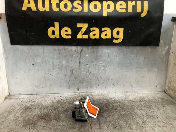 Gebrauchte Drosselklappengehäuse Ford Focus 3 1.0 Ti-VCT EcoBoost 12V 125 Preis € 50,00 Margenregelung angeboten von Autodemontage de Zaag