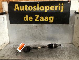 Used Front drive shaft, left Renault Clio III (BR/CR) 1.2 16V 75 Price € 35,00 Margin scheme offered by Autodemontage de Zaag
