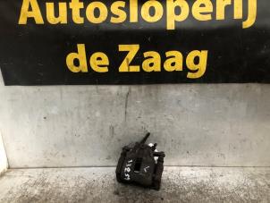Used Front brake calliper, left Renault Clio III (BR/CR) 1.2 16V 75 Price € 20,00 Margin scheme offered by Autodemontage de Zaag
