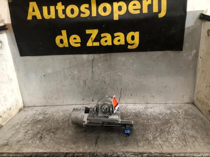 Usagé Pompe de direction Opel Corsa E 1.4 16V Prix € 175,00 Règlement à la marge proposé par Autodemontage de Zaag