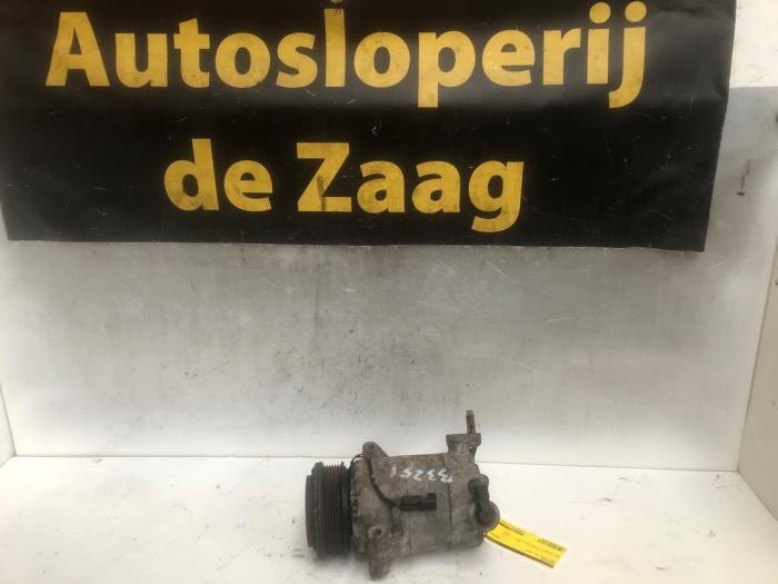 Usagé Pompe clim Ford Focus 3 1.0 Ti-VCT EcoBoost 12V 100 Prix € 90,00 Règlement à la marge proposé par Autodemontage de Zaag