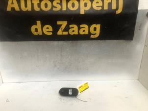 Używane Przelacznik elektrycznej szyby Mini Mini (F56) 1.5 12V Cooper Cena € 25,00 Procedura marży oferowane przez Autodemontage de Zaag