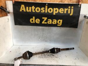 Used Front drive shaft, right Peugeot 208 I (CA/CC/CK/CL) 1.2 12V e-THP PureTech 110 Price € 35,00 Margin scheme offered by Autodemontage de Zaag