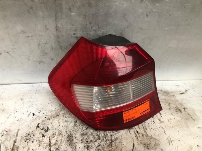 Taillight, left from a BMW 1 serie (E87/87N) 116i 1.6 16V 2005