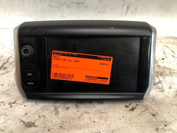 Radio from a Peugeot 208 I (CA/CC/CK/CL) 1.2 12V e-THP PureTech 110 2016
