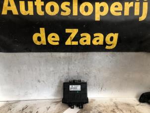 Używane Sterownik skrzyni automatycznej Volkswagen Polo IV (9N1/2/3) 1.4 16V Cena € 100,00 Procedura marży oferowane przez Autodemontage de Zaag
