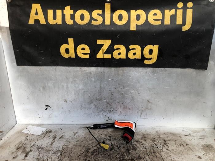 Begagnade Bältessträckare, vänster Opel Meriva (B) 1.4 16V Ecotec Pris € 50,00 Marginaltabell erbjuds av Autodemontage de Zaag