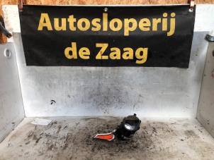 Usagé Feu antibrouillard avant gauche Opel Meriva 1.4 16V Ecotec Prix € 25,00 Règlement à la marge proposé par Autodemontage de Zaag
