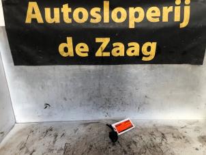 Usagé Commutateur frein à main Opel Meriva 1.4 16V Ecotec Prix € 10,00 Règlement à la marge proposé par Autodemontage de Zaag