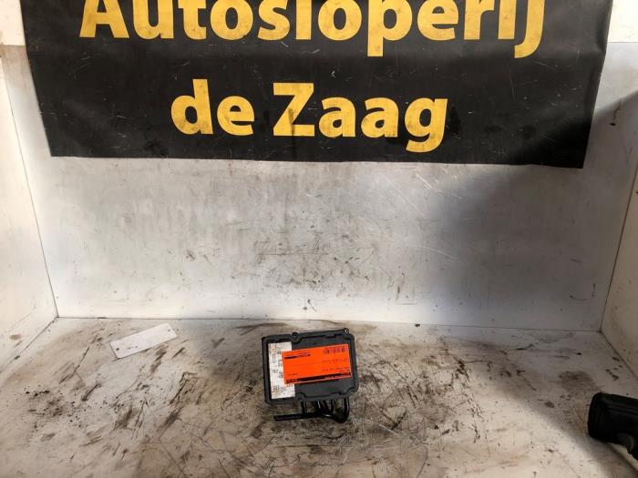 Usagé Bloc ABS Ford Focus 3 1.0 Ti-VCT EcoBoost 12V 125 Prix € 125,00 Règlement à la marge proposé par Autodemontage de Zaag