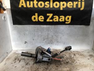 Usados Bomba de dirección asistida Opel Corsa D 1.2 16V Precio € 100,00 Norma de margen ofrecido por Autodemontage de Zaag