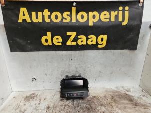 Usagé Affichage intérieur Opel Astra J (PC6/PD6/PE6/PF6) 1.4 16V ecoFLEX Prix € 35,00 Règlement à la marge proposé par Autodemontage de Zaag
