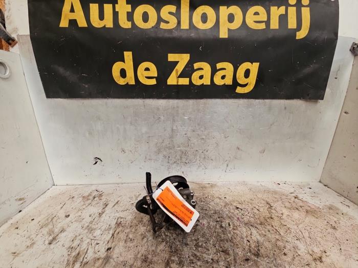 Usagé Pompe de direction Ford Fiesta 5 (JD/JH) 1.3 Prix € 30,00 Règlement à la marge proposé par Autodemontage de Zaag