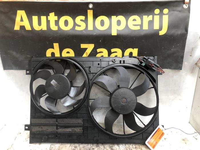 Gebrauchte Kühlerventilator Seat Leon (1P1) 2.0 TDI 16V FR Preis € 65,00 Margenregelung angeboten von Autodemontage de Zaag