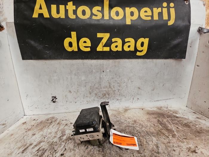 Usagé Pompe ABS Nissan Juke (F15) 1.2 DIG-T 16V Prix € 165,00 Règlement à la marge proposé par Autodemontage de Zaag