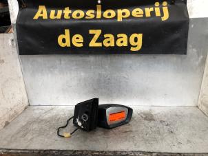 Używane Lusterko zewnetrzne prawe Volkswagen Polo V (6R) 1.2 12V Cena € 45,00 Procedura marży oferowane przez Autodemontage de Zaag