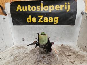 Usados Bomba de dirección asistida Seat Ibiza III (6L1) 1.4 16V 75 Precio € 100,00 Norma de margen ofrecido por Autodemontage de Zaag