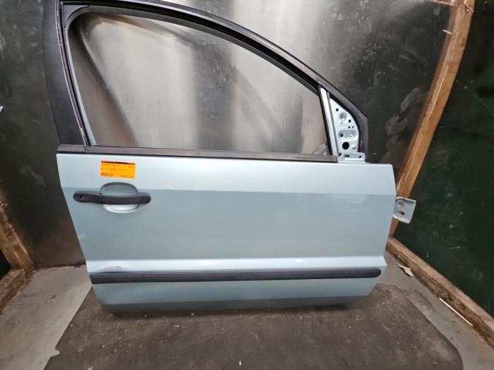 Ford Fusion Türen 4-türig rechts vorne Vorrat | ProxyParts.de 