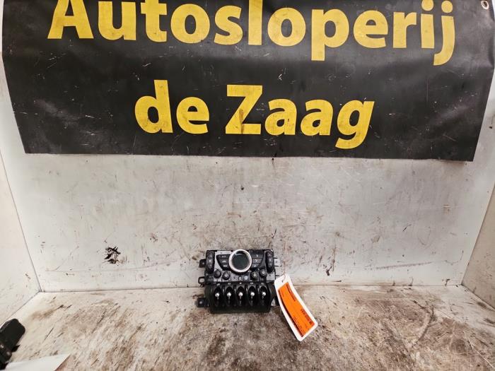 Begagnade Klimatpanel Mini Mini (R56) 1.6 16V One Pris € 80,00 Marginaltabell erbjuds av Autodemontage de Zaag