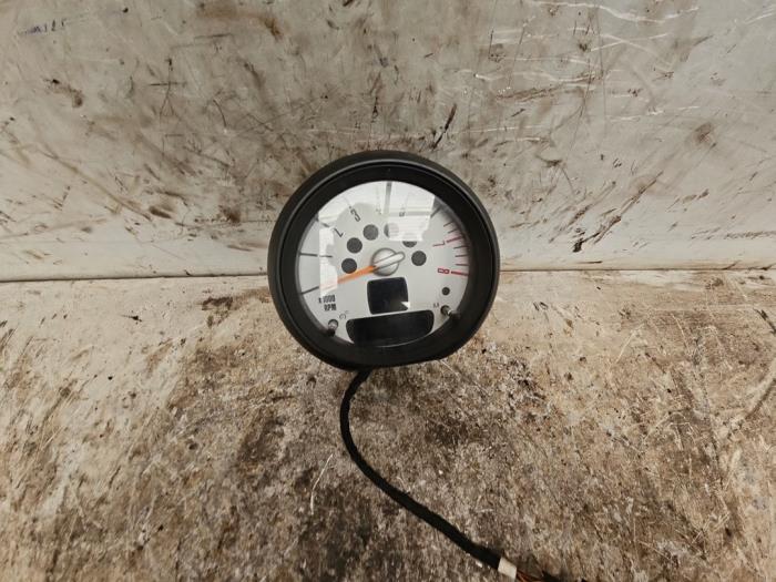 Tachometer from a MINI Mini (R56) 1.6 16V One 2010