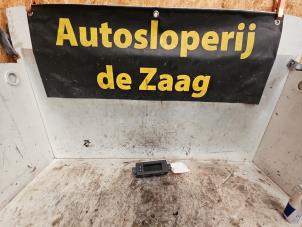 Używane Wyswietlacz wewnetrzny Opel Corsa D 1.2 16V Cena € 25,00 Procedura marży oferowane przez Autodemontage de Zaag