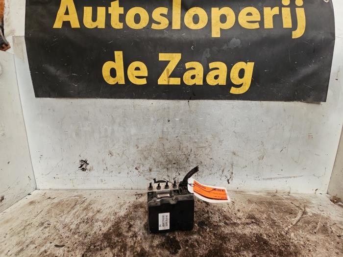 Usagé Pompe ABS Volkswagen Polo IV (9N1/2/3) 1.2 Prix € 80,00 Règlement à la marge proposé par Autodemontage de Zaag