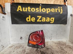 Używane Tylne swiatlo pozycyjne prawe Volkswagen Polo IV (9N1/2/3) 1.2 Cena € 30,00 Procedura marży oferowane przez Autodemontage de Zaag