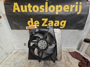 Usados Ventilador de radiador Peugeot 207/207+ (WA/WC/WM) 1.4 16V Precio € 35,00 Norma de margen ofrecido por Autodemontage de Zaag