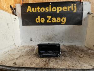 Używane Radio Volkswagen Polo V (6R) 1.2 12V Cena € 70,00 Procedura marży oferowane przez Autodemontage de Zaag